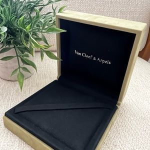 Van Cleef & Arpels Clip Box